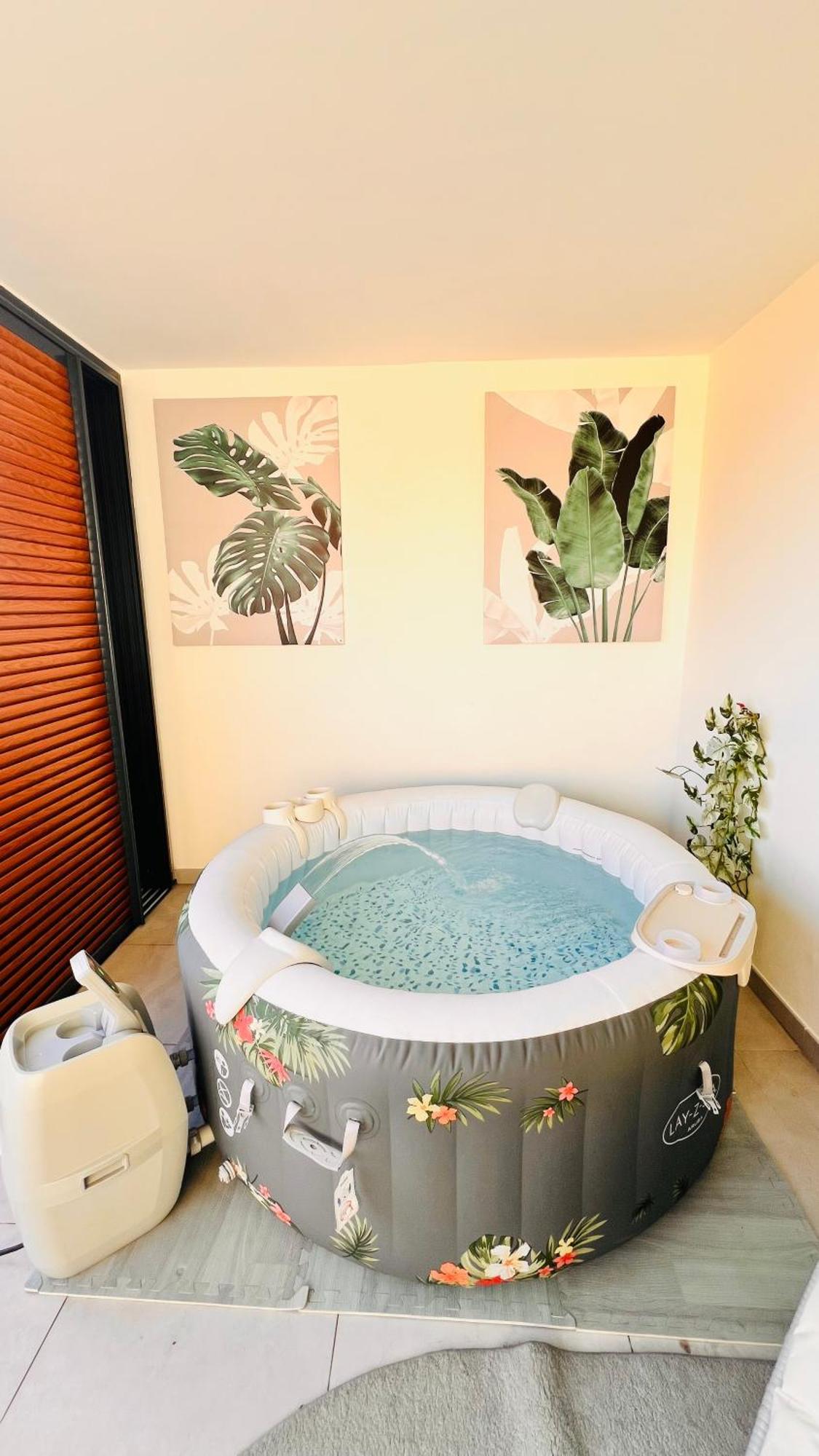 Le Reve Bleu Grand Anse Apartment Petite Île Екстериор снимка