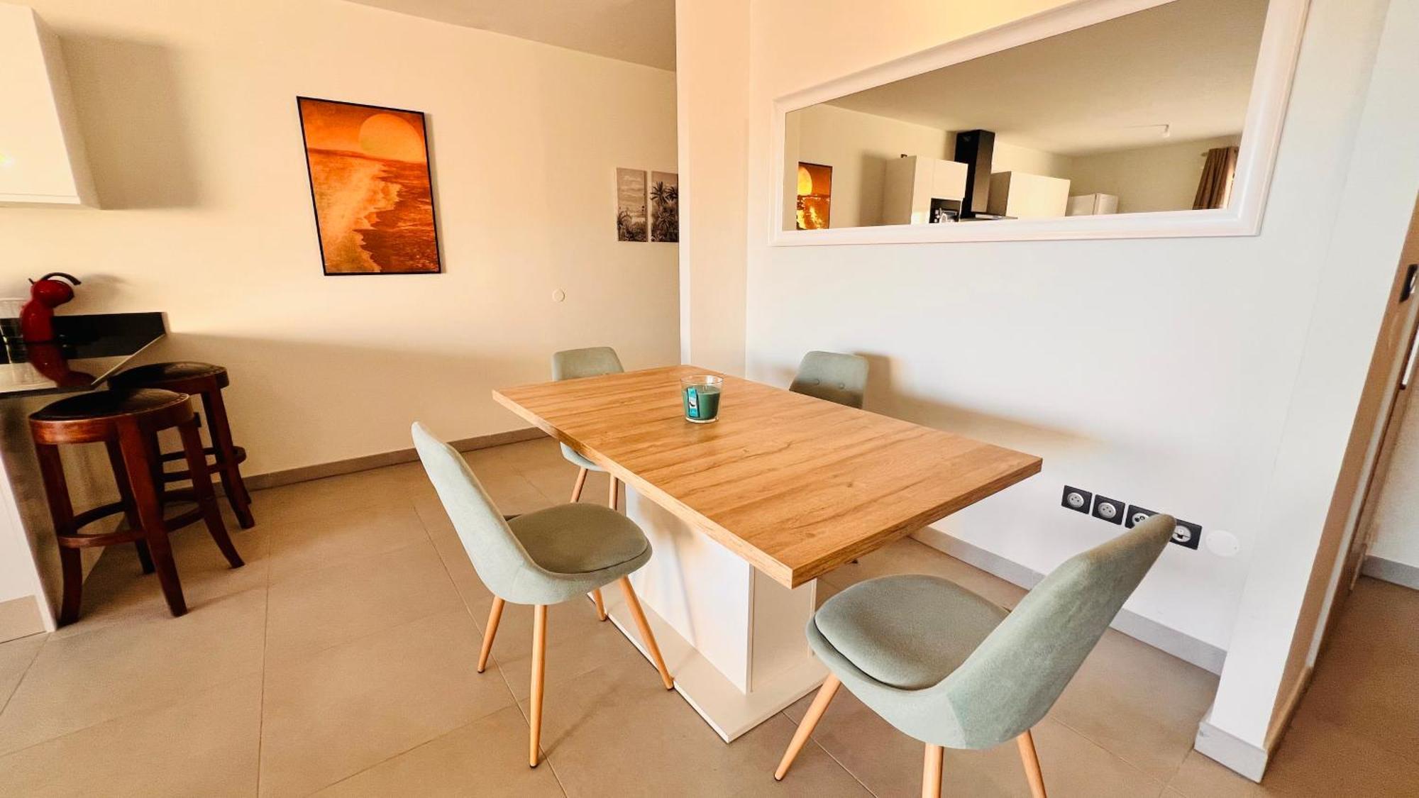Le Reve Bleu Grand Anse Apartment Petite Île Екстериор снимка