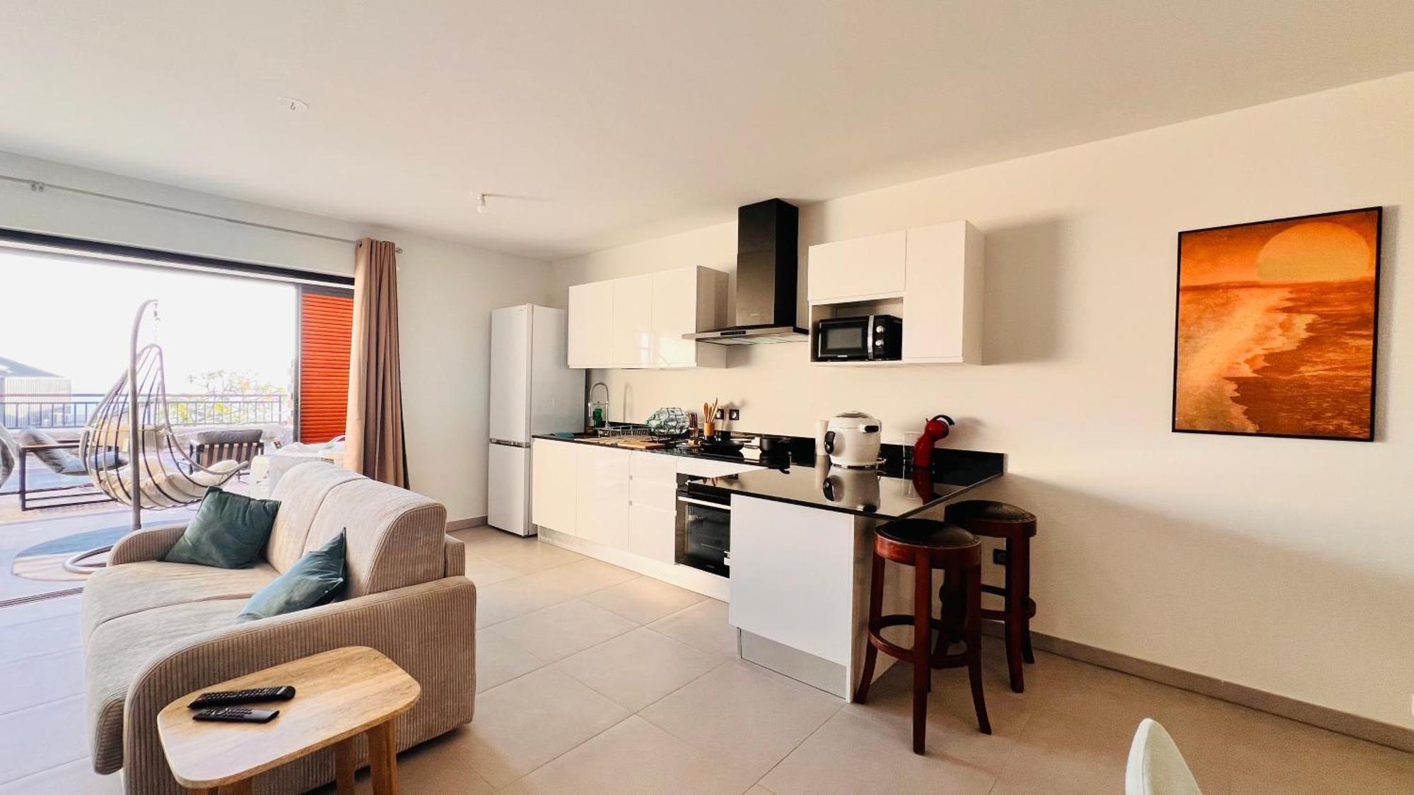 Le Reve Bleu Grand Anse Apartment Petite Île Екстериор снимка