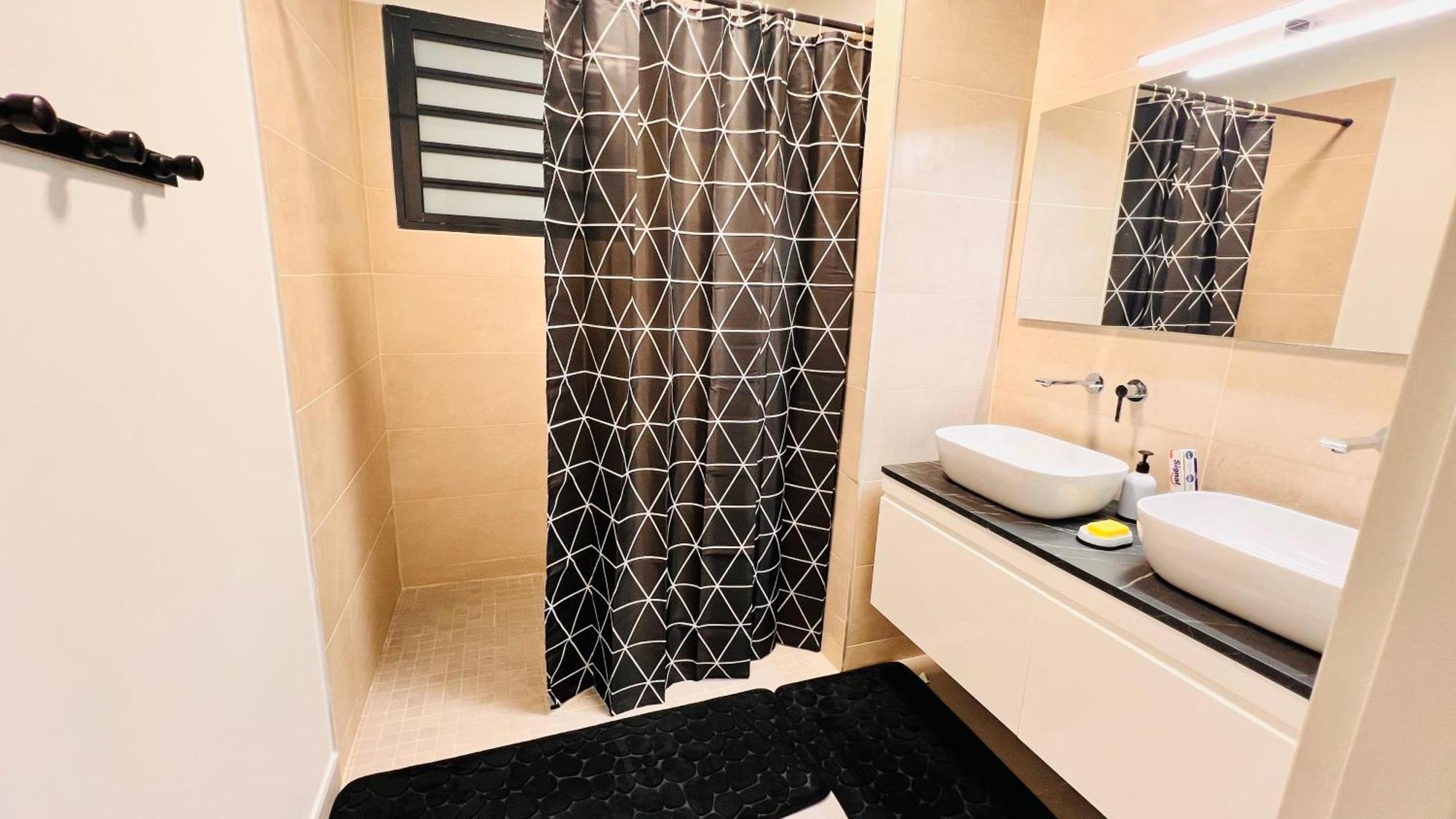 Le Reve Bleu Grand Anse Apartment Petite Île Екстериор снимка
