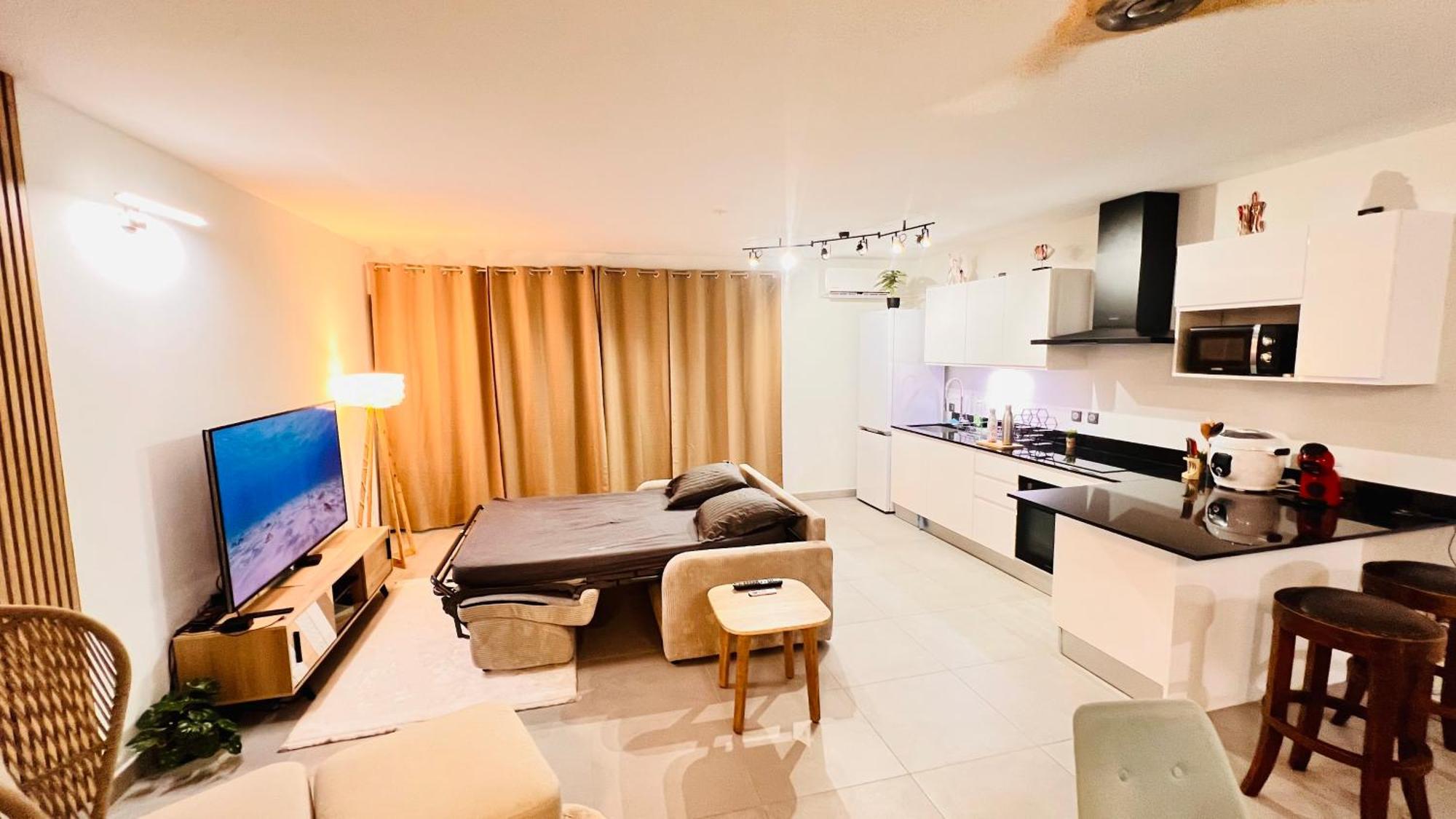 Le Reve Bleu Grand Anse Apartment Petite Île Екстериор снимка