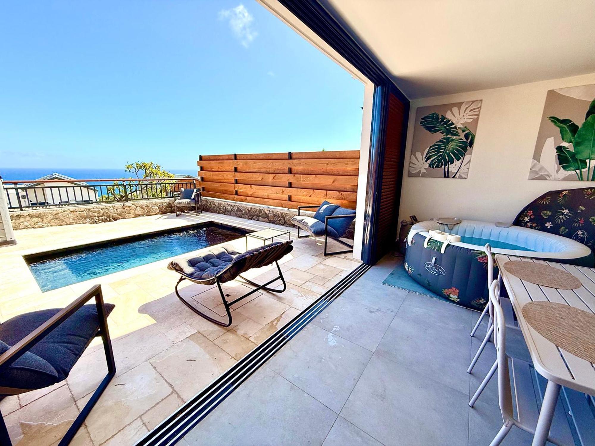 Le Reve Bleu Grand Anse Apartment Petite Île Екстериор снимка