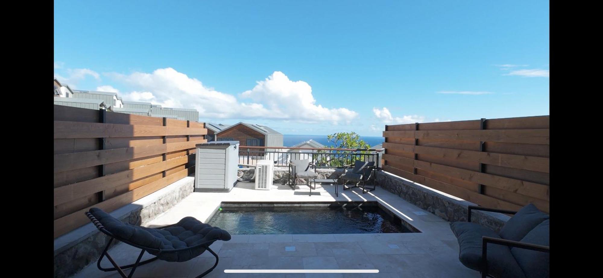 Le Reve Bleu Grand Anse Apartment Petite Île Екстериор снимка